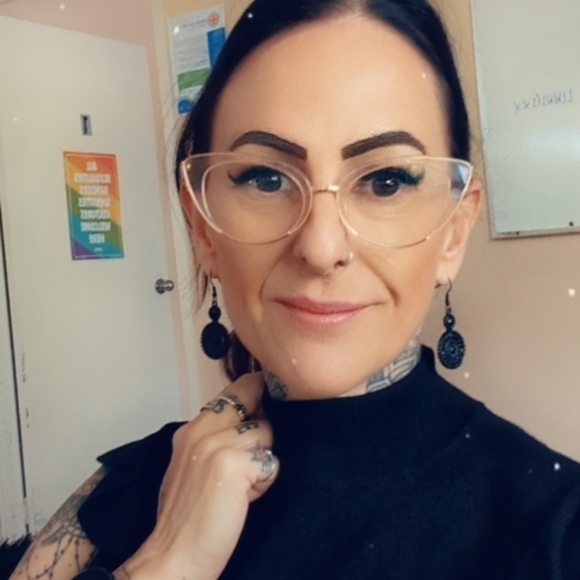 Meet your Posher, Kathy - Picture 1 of 1